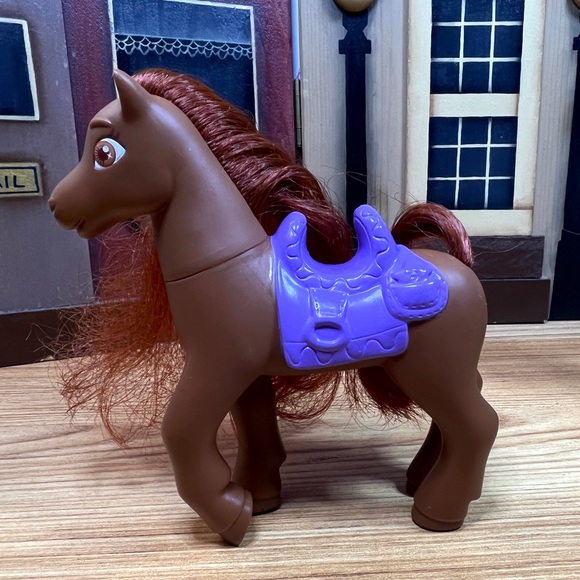 2 Dora The Explorer Horses with Saddles Brown 5 Inches Tall Mattel 2012 - Picture 5 of 10